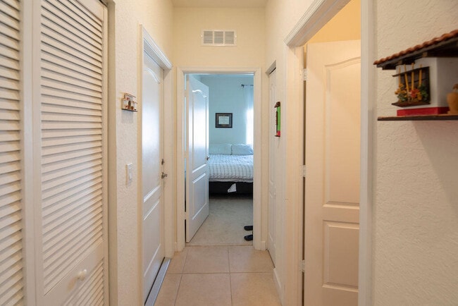 Foto del edificio - 8148 NW Greenbank Cir
