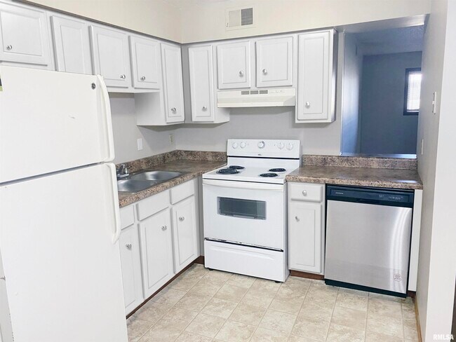 Building Photo - 2622 W Willowlake Dr