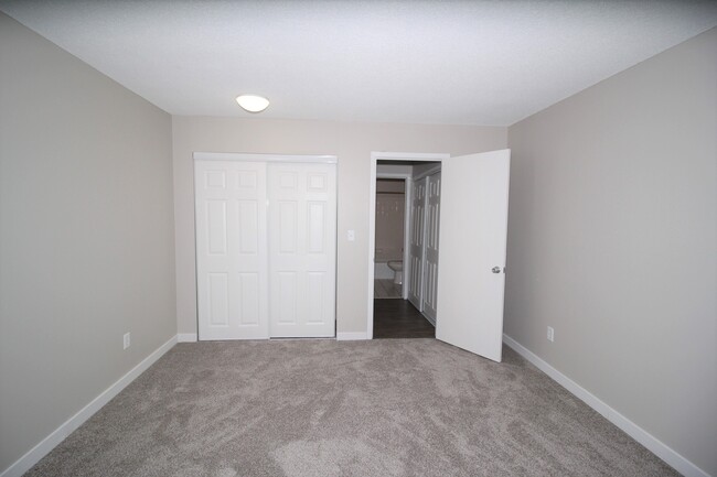 Renovated Bedroom - Eastgate Apartments-Oakdale