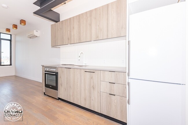Foto del edificio - 1141 Willoughby Ave