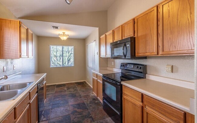 Building Photo - 3Bdrm / 2Ba  Bright & Clean near Thorneydale/Hardy