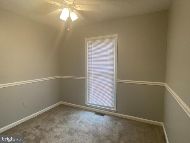 Building Photo - 578 Welsh Dr