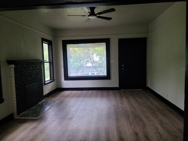 Foto del edificio - 7781 Lenox Ave
