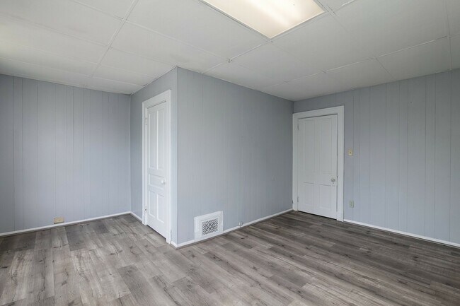 Foto del edificio - 2409-2417 W. Clifton Ave