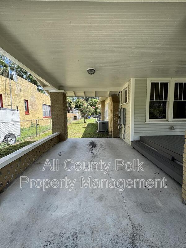 Building Photo - 202 W Belmar St