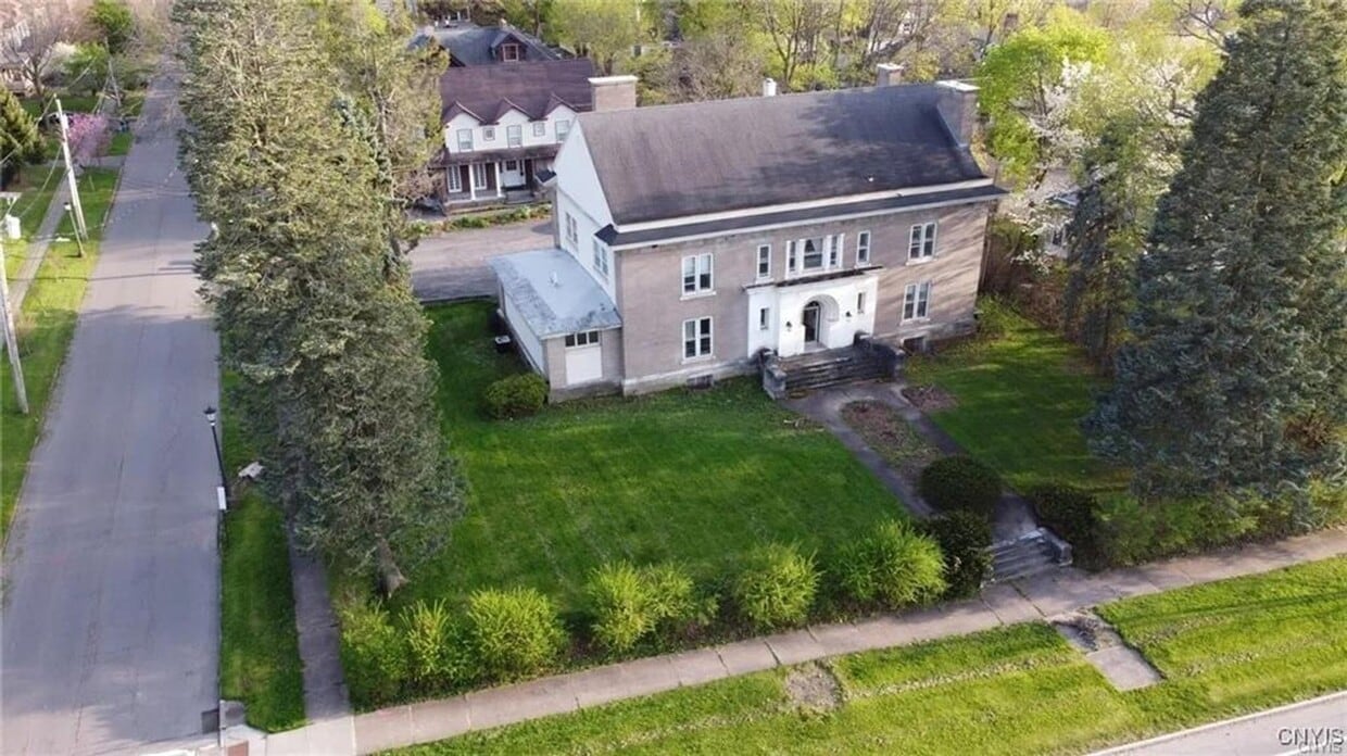 Photo - 2118 E. Genesee St.