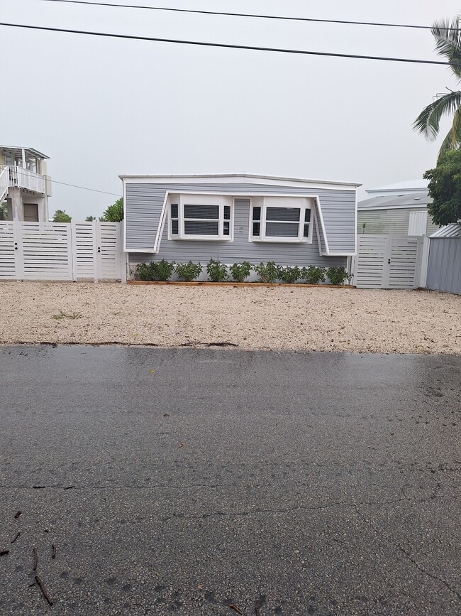 Building Photo - 1115 Calder Rd