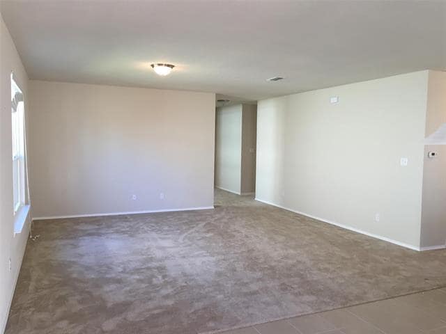 Building Photo - 2205 Arrowhead Dr