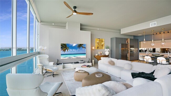 Foto del edificio - 7934 West Dr