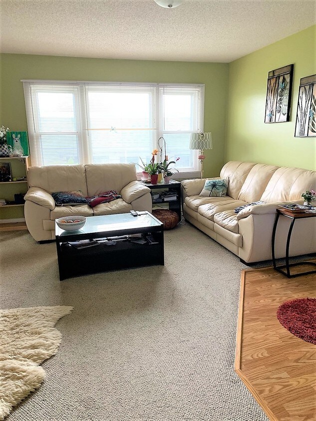 Foto principal - 9413 Kelvin Ln