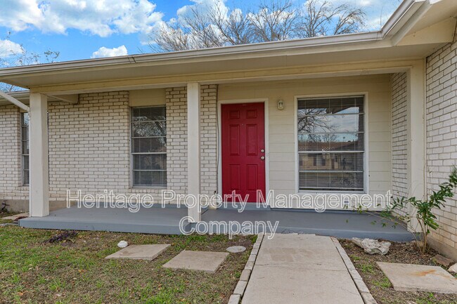 Building Photo - 205 Royal Dr