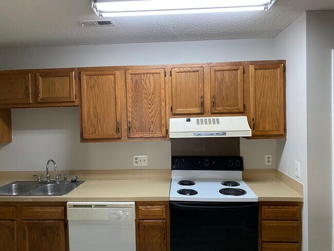 Foto del edificio - 6234 Rosecroft Dr