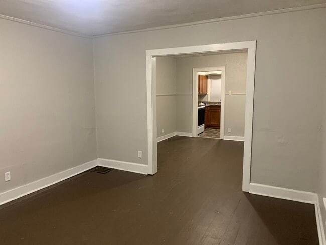 Foto del edificio - 527 N Bradley Ave
