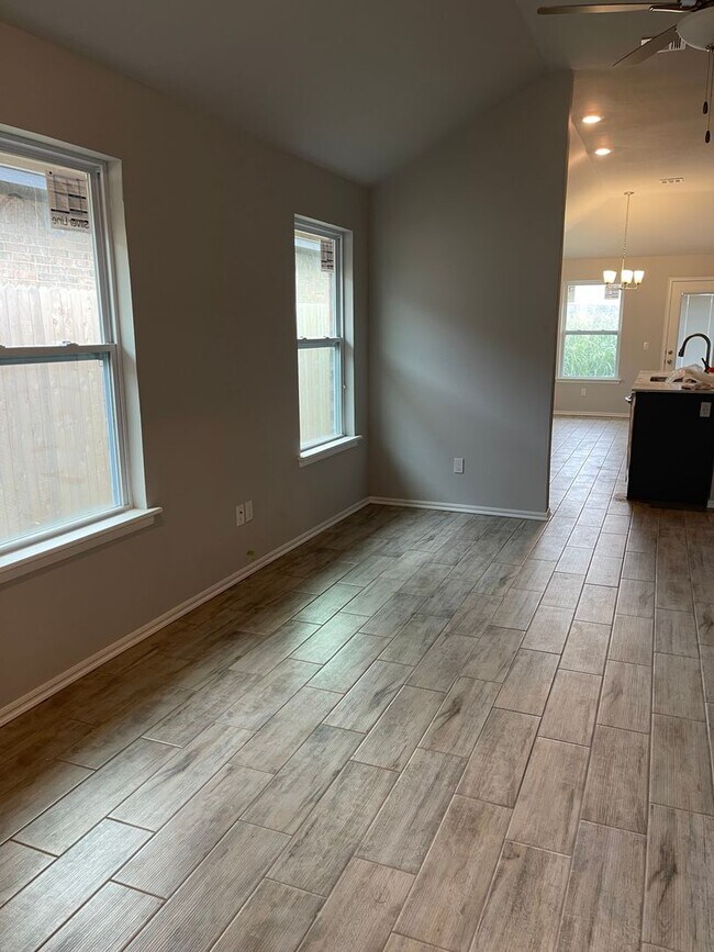 Foto del edificio - 2600 NW 199th St