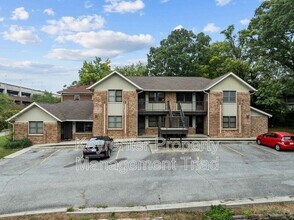 Building Photo - 211 McIver St