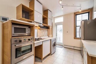 Building Photo - 314 6th St