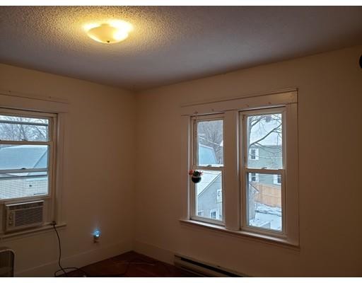 Foto del edificio - 27 Hooker Ave