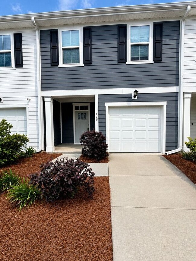 Building Photo - 419 Trotters Ln