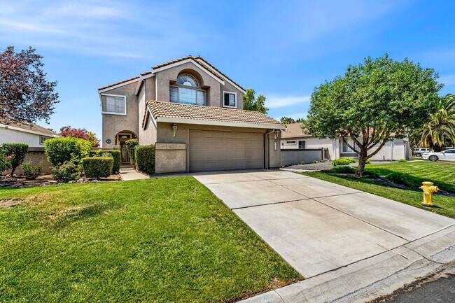 Foto del edificio - 2451 Cherry Hills Dr