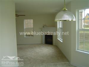 Building Photo - 900 Hollybrook Dr