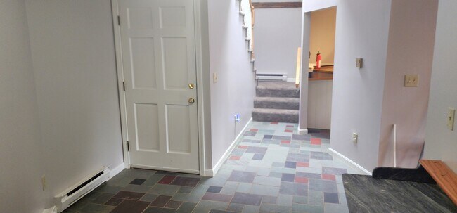Building Photo - 5 Idlewood Ln