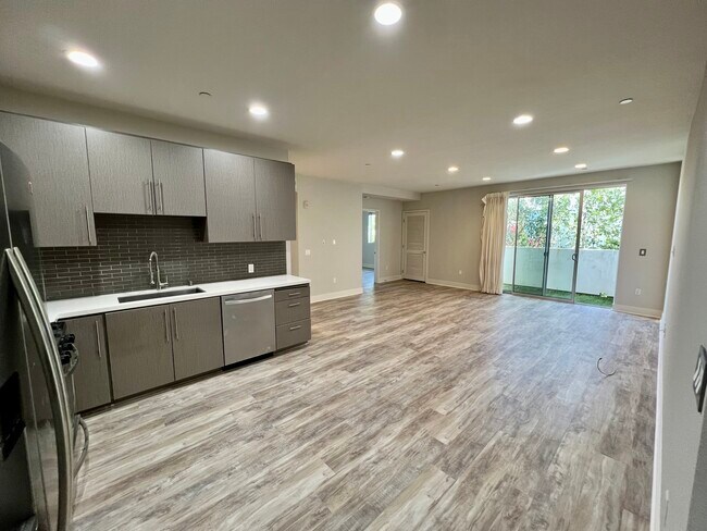 Building Photo - 11929 Courtleigh Dr