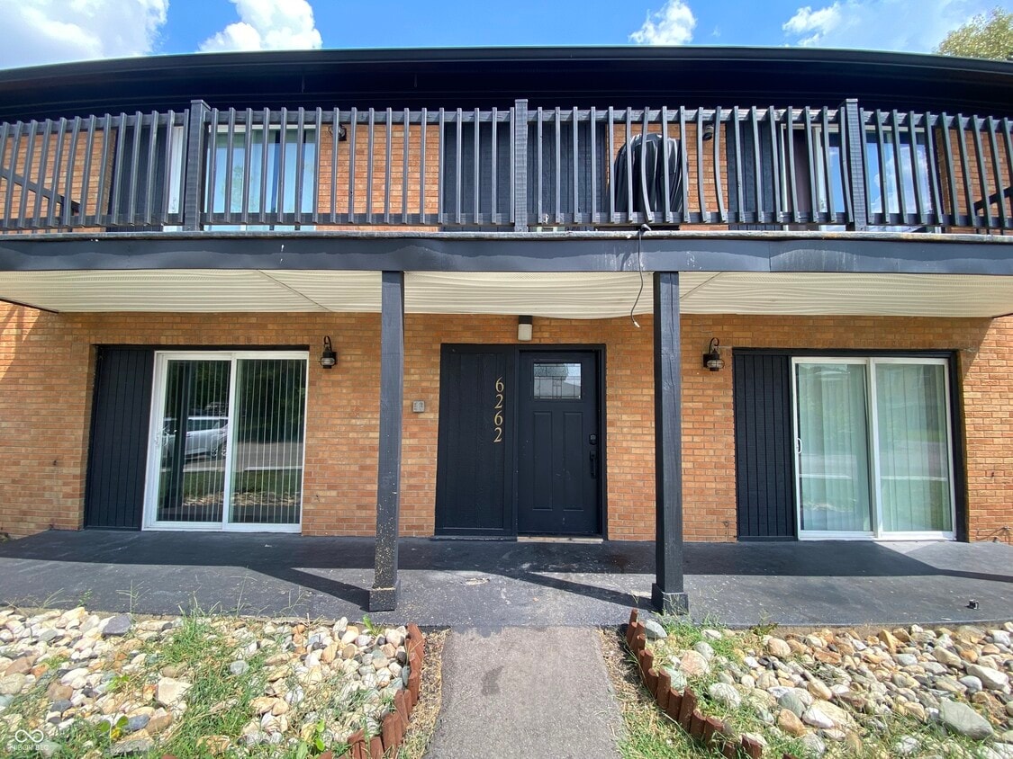 Primary Photo - 6262 Eastridge Dr