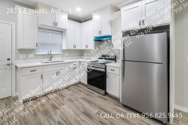 Foto del edificio - 2813 E Israel Ave