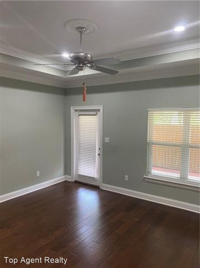 Foto del edificio - 2 br, 2 bath House - 108 Adam Circle