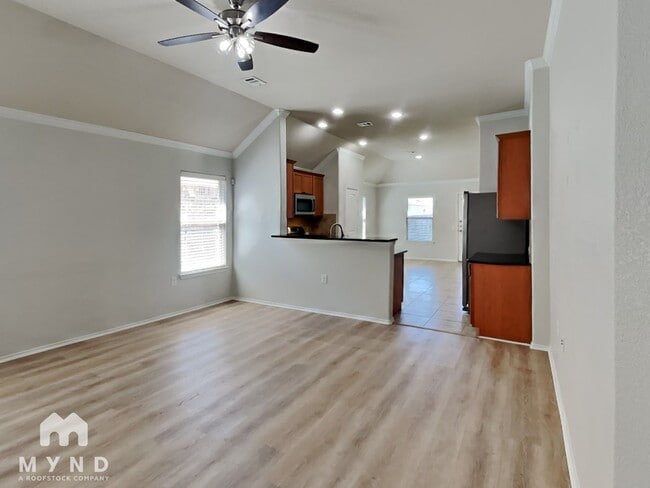 Foto del edificio - 5833 Zachary Scott St