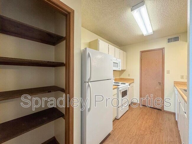 Foto del edificio - 120 W Main St