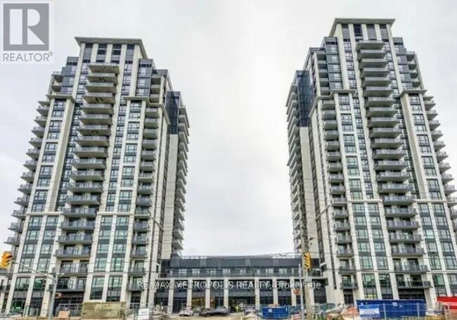 Building Photo - 204 Burnhamthorpe Rd E