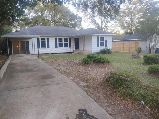 Building Photo - 216 E Morris St