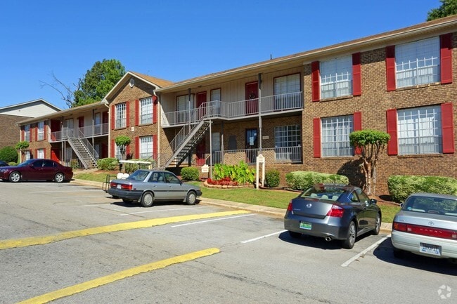 Building Photo - Chateau Glen Oaks Luxury Apartments