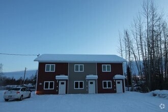 Building Photo - 560 S Santa Claus Ln