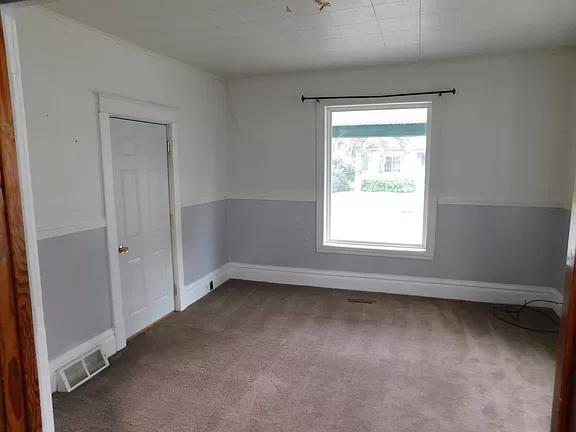 Foto del edificio - 1408 Logan Ave