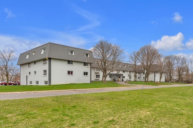 Building Photo - Frontenac Arms Apartments