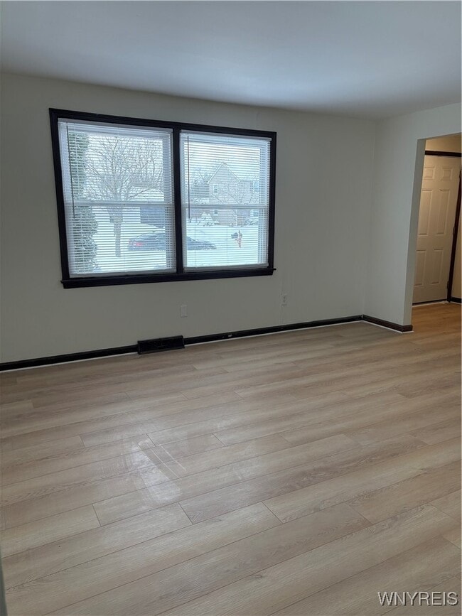 Foto del edificio - 431 Kaymar Dr