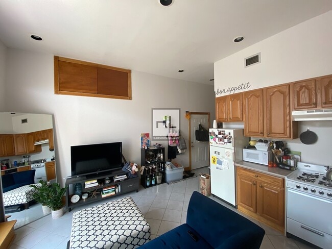 Building Photo - 8022 6th AVENUE 2F