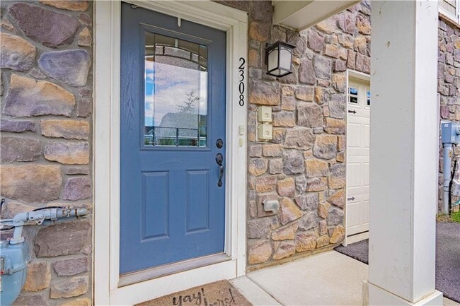 Building Photo - 2308 Raya Wy