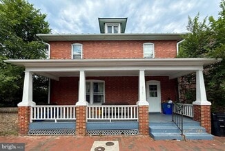 Building Photo - 317 S Kent St