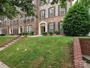 Building Photo - 1530 S Church St