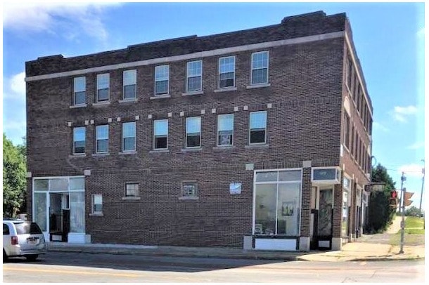 Building Photo - 1003 E Fayette