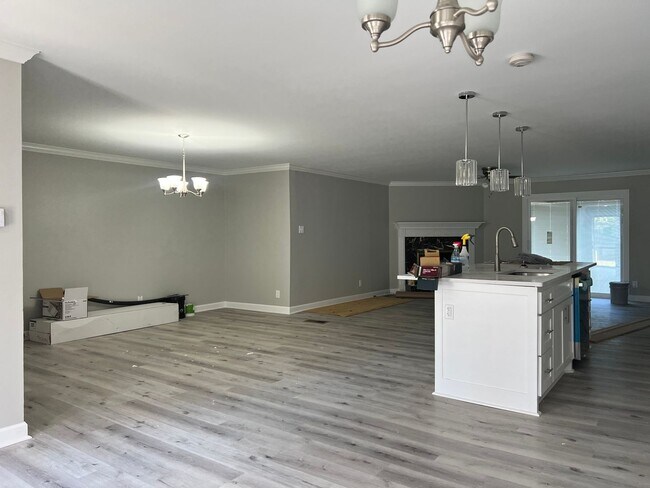 Building Photo - 4415 Lakeview Rd., North Little Rock AR 72...