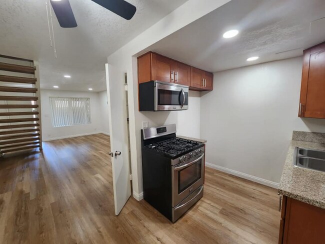 Building Photo - 393 Adena St