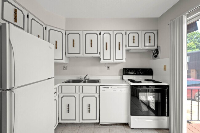 Foto del edificio - Rent-ready this July: 2 Bedroom and 1 Bath...