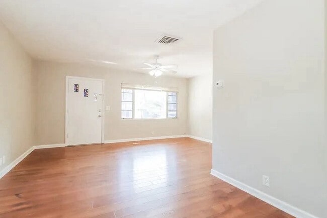 Foto del edificio - 1314 Friend Ave