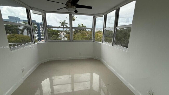 Foto del edificio - 16546 NE 26th Ave