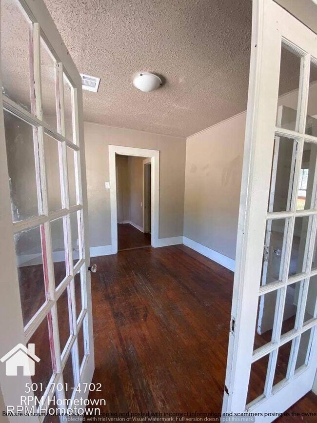 Foto del edificio - 3 br, 1 bath House - 713 Pleasant St.