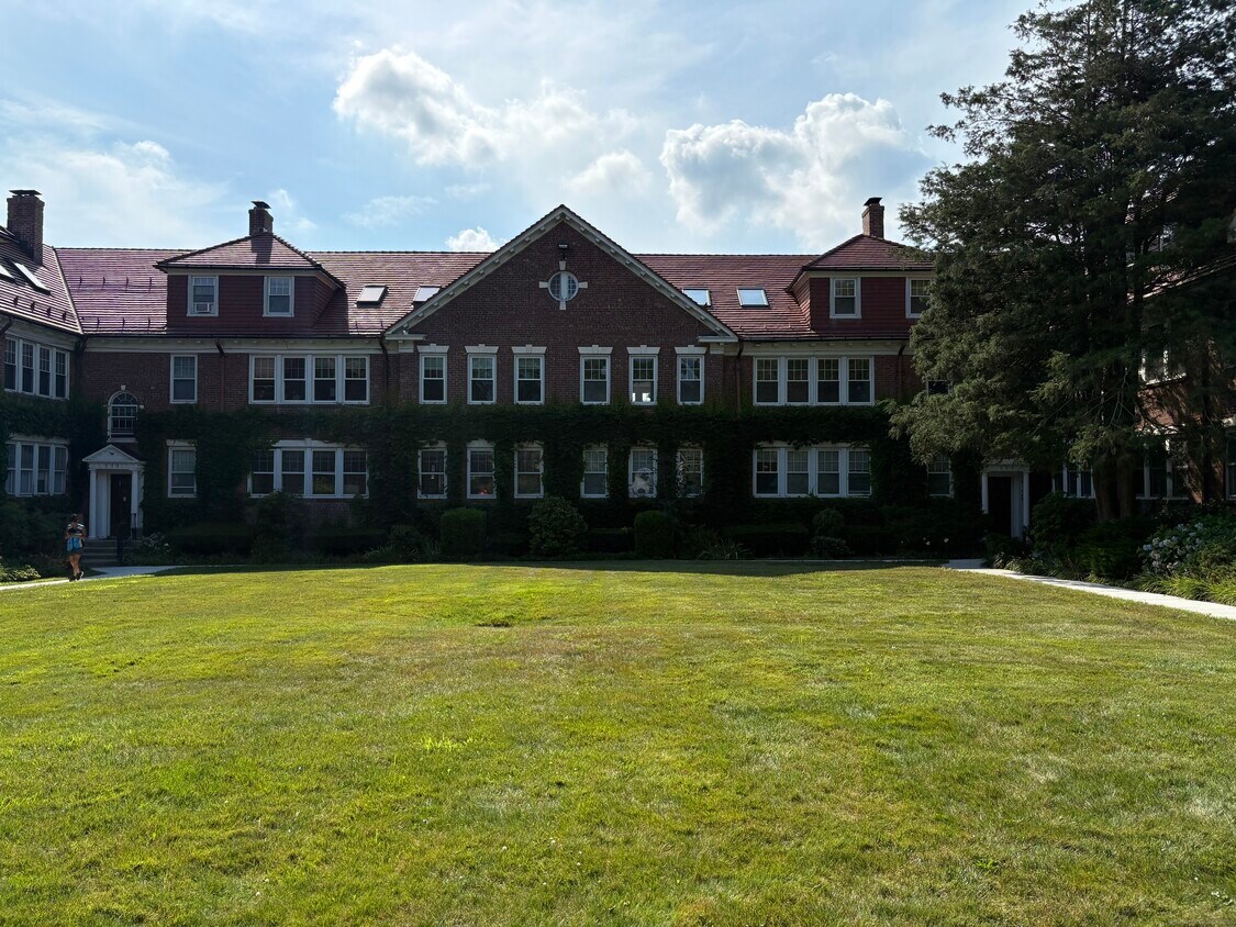 Foto principal - 598 Prospect St